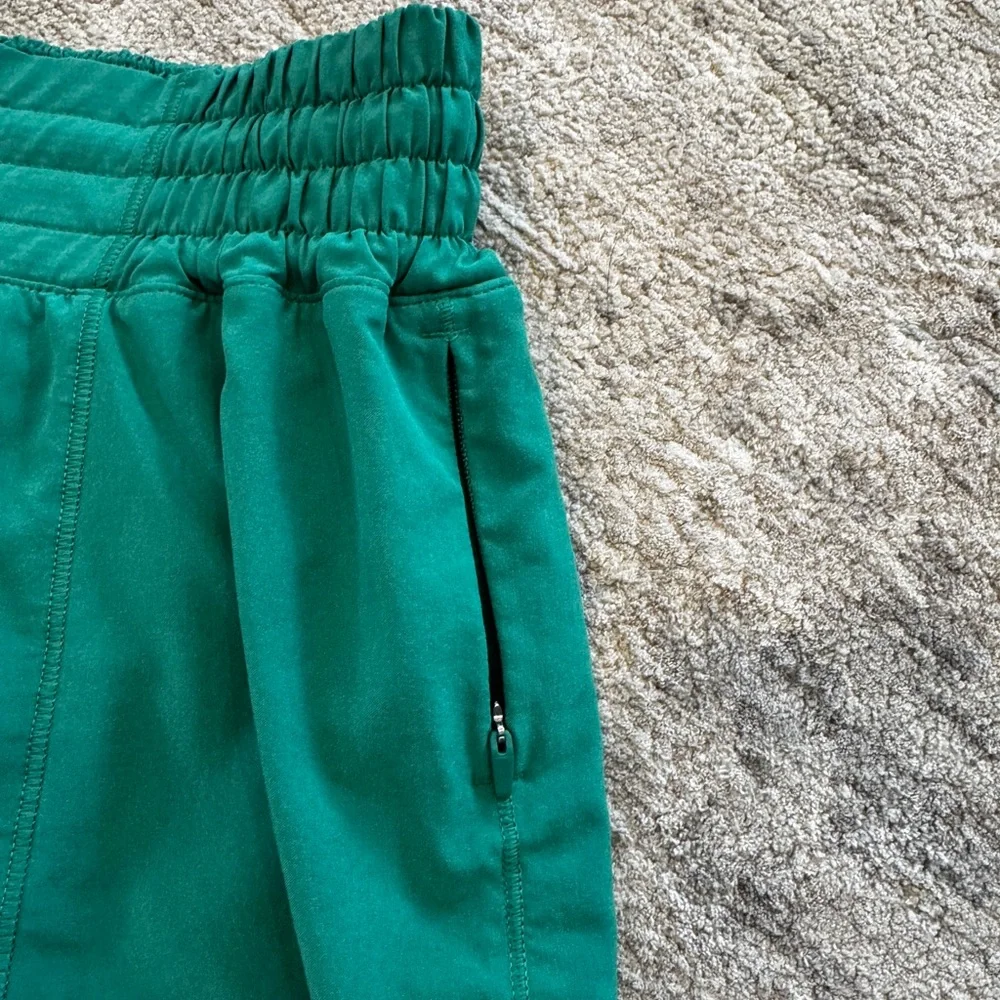 Lululemon Hotty Hot High-Rise Shorts - Picture 5 of 7